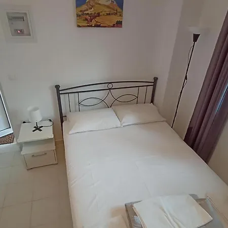 Mini Studio In , Ancient Port Of Delphi , Air Condition , Wifi, Near The Beach *